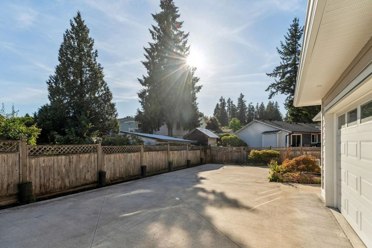 Hot Tub / Spa Photo of 20986 96 Avenue, Langley, BC