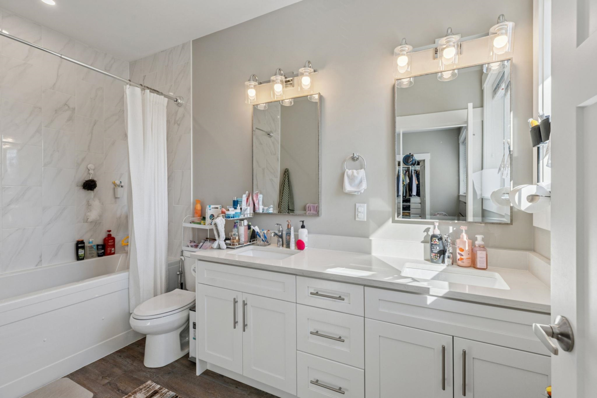 Staircase Photo of 20986 96 Avenue, Langley, BC