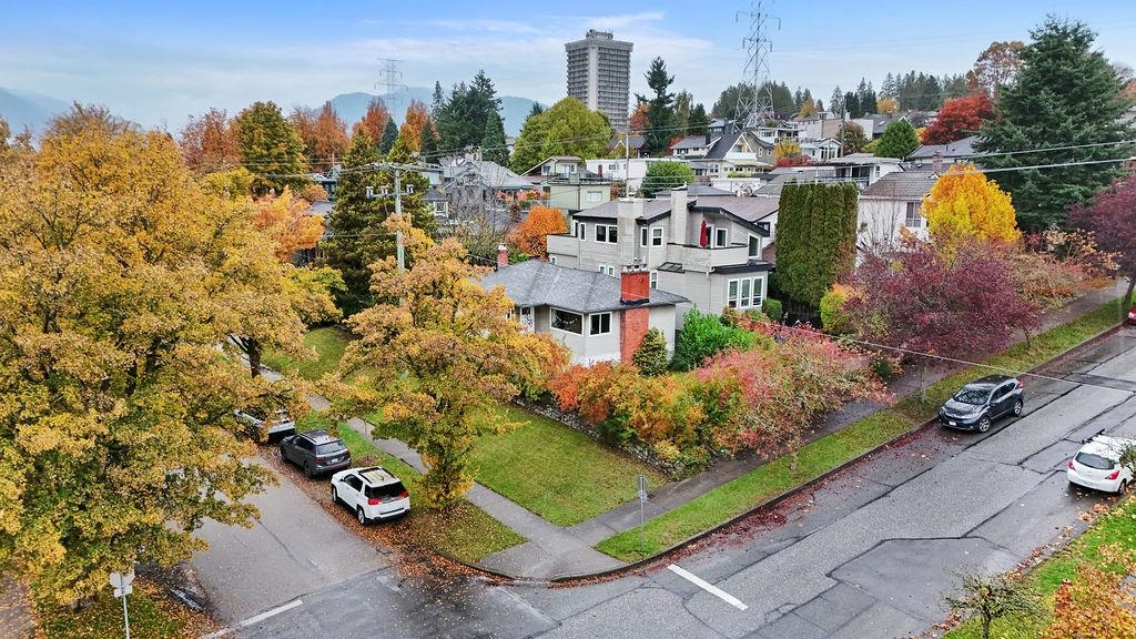 Backyard Photo of 3605 Oxford Street, Vancouver, BC