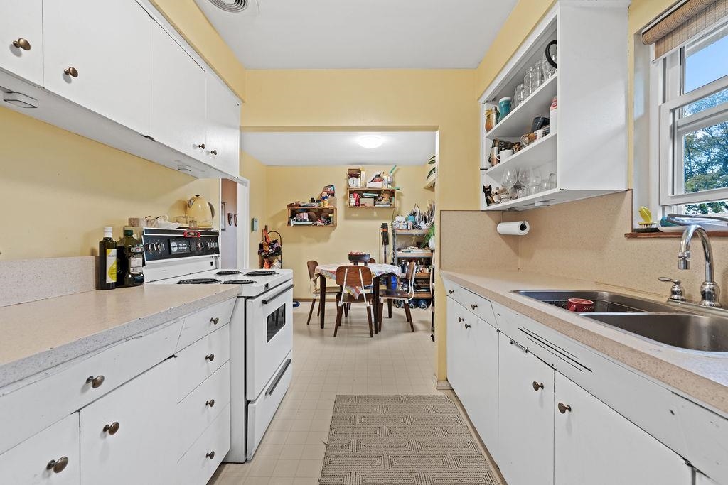 Bedroom 3 Photo of 3605 Oxford Street, Vancouver, BC