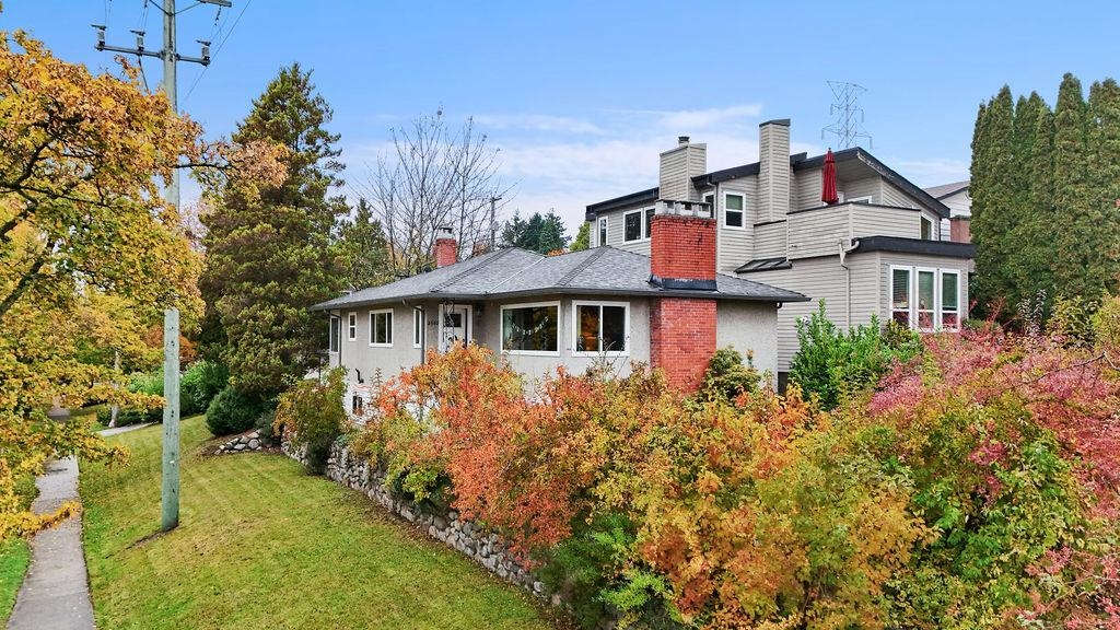 Garden / Landscaping Photo of 3605 Oxford Street, Vancouver, BC
