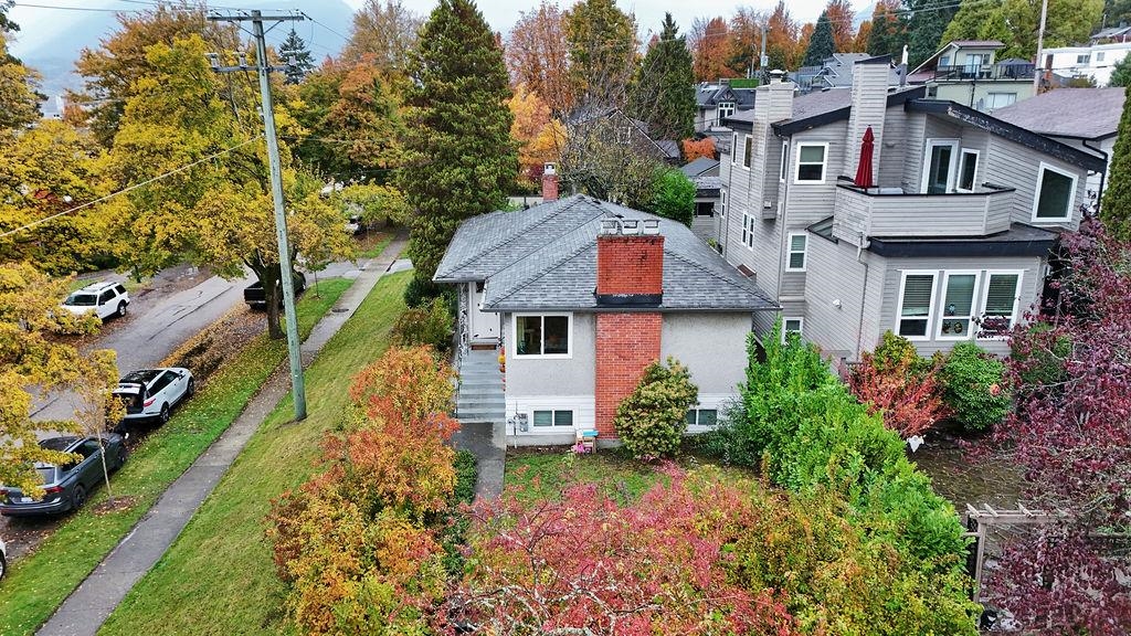 Kitchen Photo of 3605 Oxford Street, Vancouver, BC