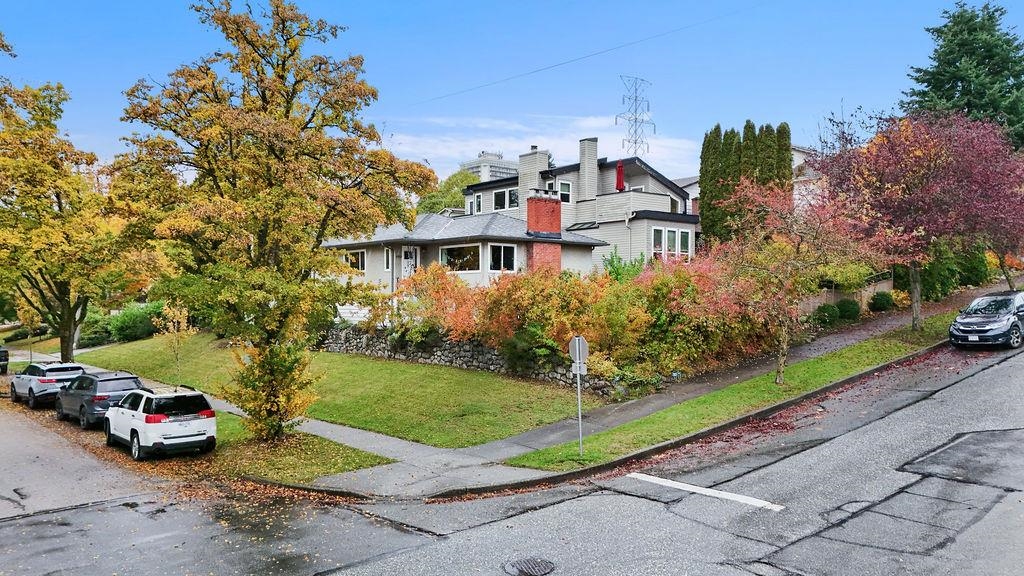 Swimming Pool Photo of 3605 Oxford Street, Vancouver, BC
