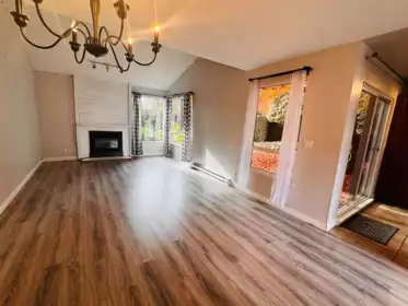 6211 W Greenside Drive, Surrey, BC, Surrey — Townhouse for sale