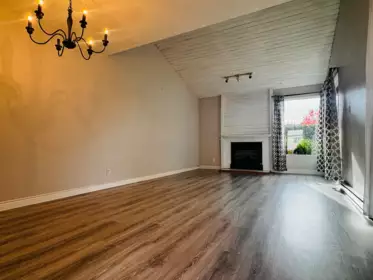 6211 W Greenside Drive, Surrey, BC, Surrey — Townhouse for sale