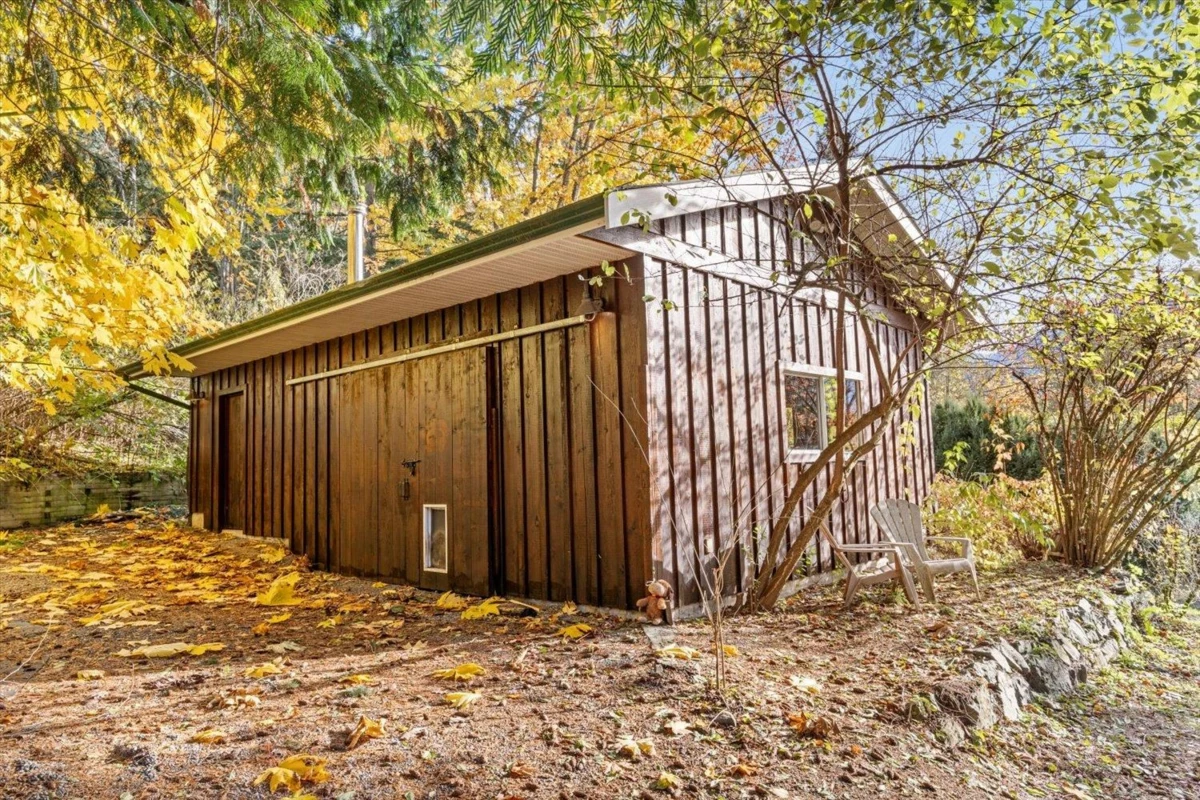 Laundry Room Photo of 5545 Graham Drive, Chilliwack, BC