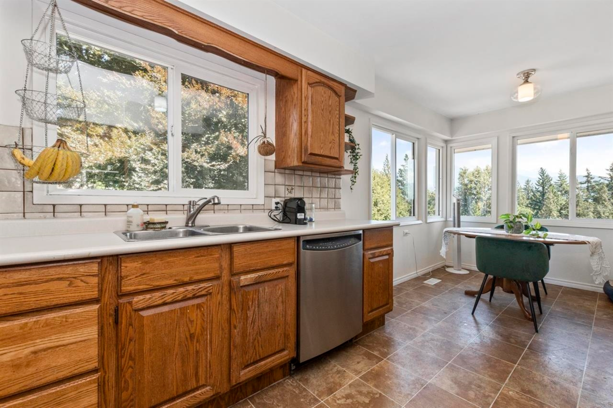 Basement Recreation Room Photo of 10005 Kenswood Drive, Chilliwack, BC