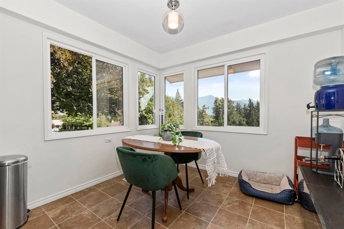 Dining Area Photo of 10005 Kenswood Drive, Chilliwack, BC