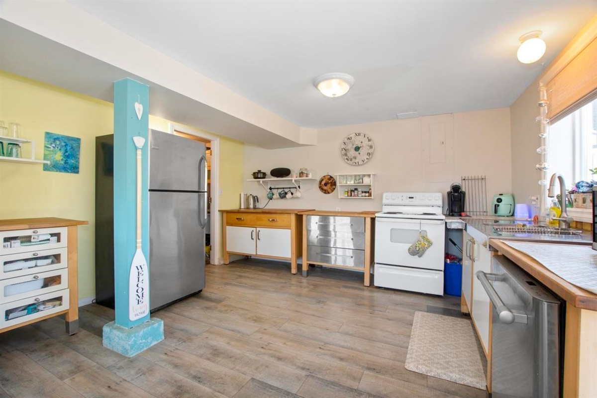 Laundry Room Photo of 10005 Kenswood Drive, Chilliwack, BC