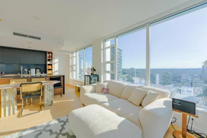 Dining Area Photo of 2701 1289 Hornby Street, Vancouver, BC