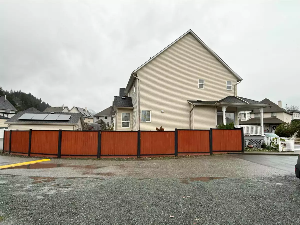 Family Room Photo of 46442 Chester Drive, Chilliwack, BC