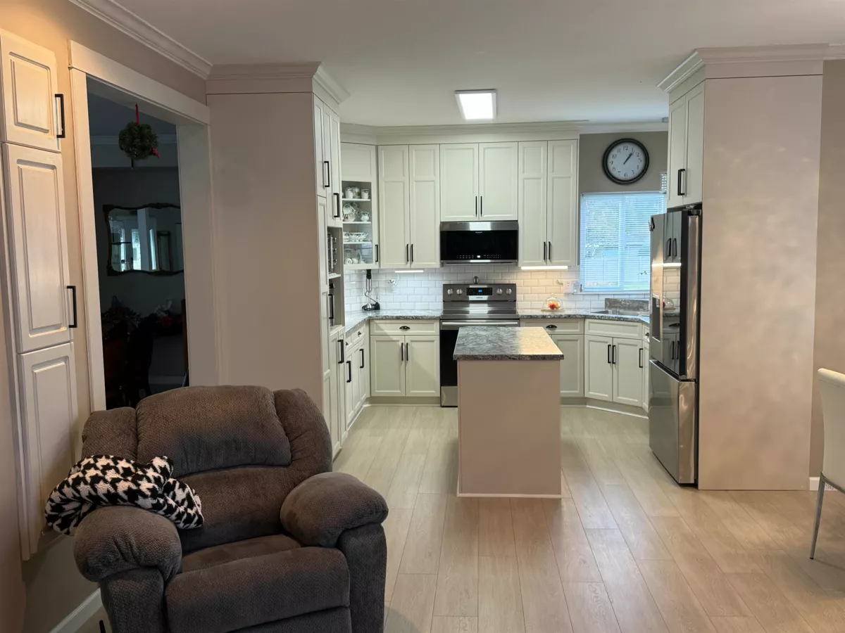 Guest Bathroom Photo of 46442 Chester Drive, Chilliwack, BC