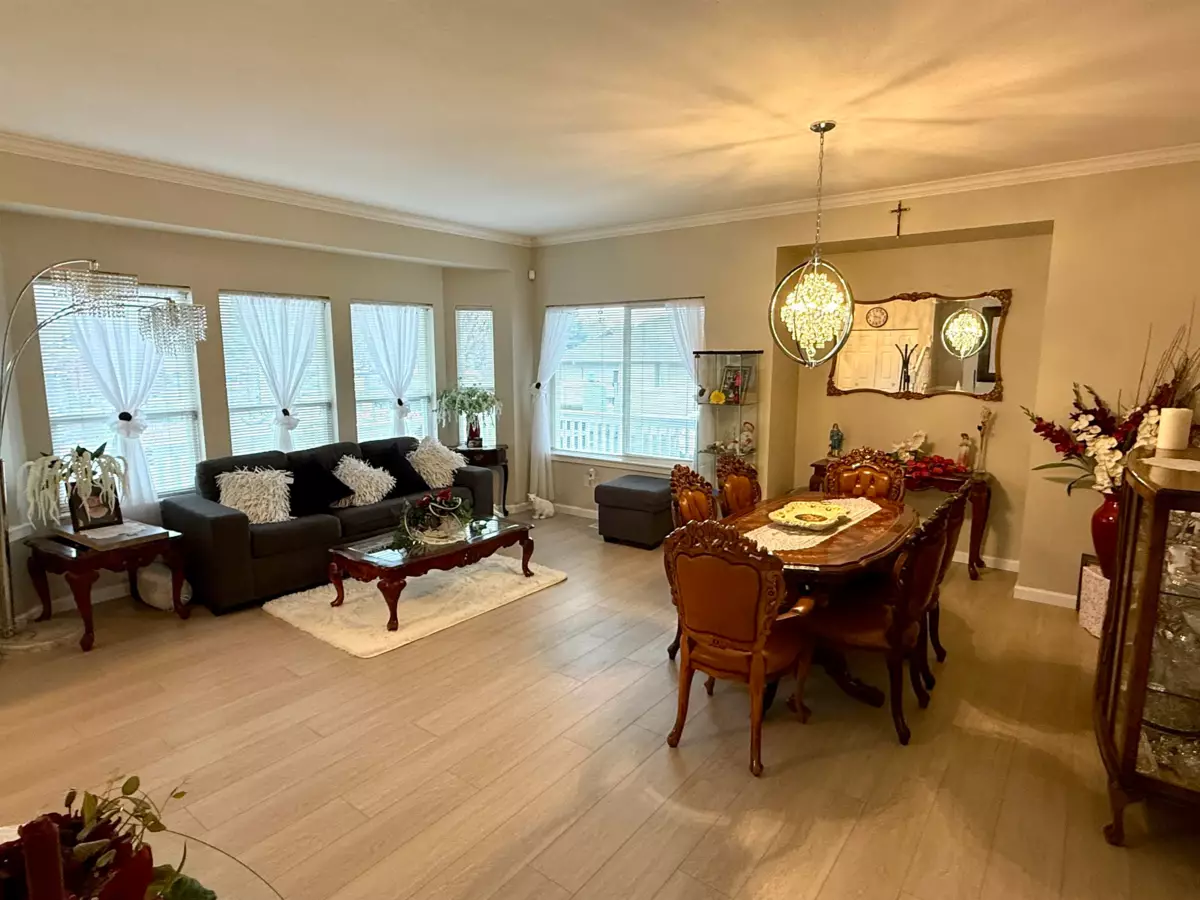 Primary Bathroom Photo of 46442 Chester Drive, Chilliwack, BC