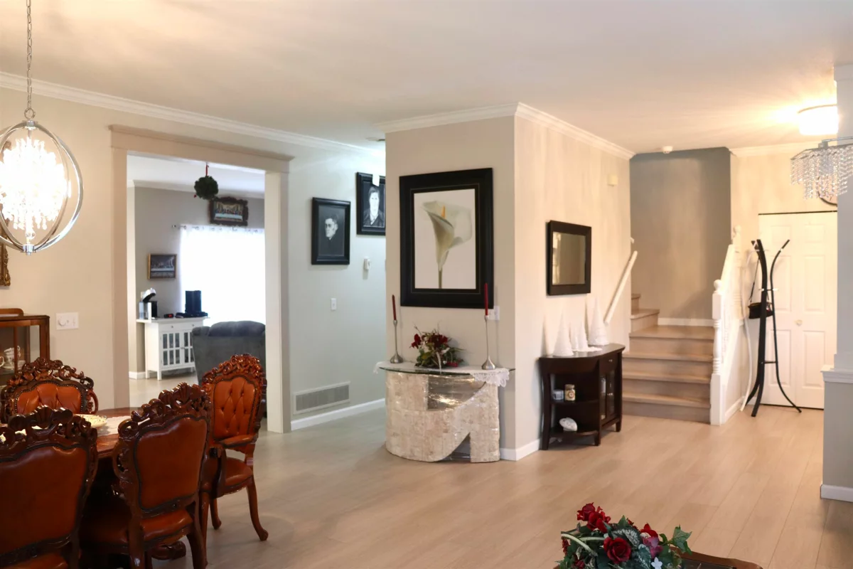 Walk-In Closet Photo of 46442 Chester Drive, Chilliwack, BC