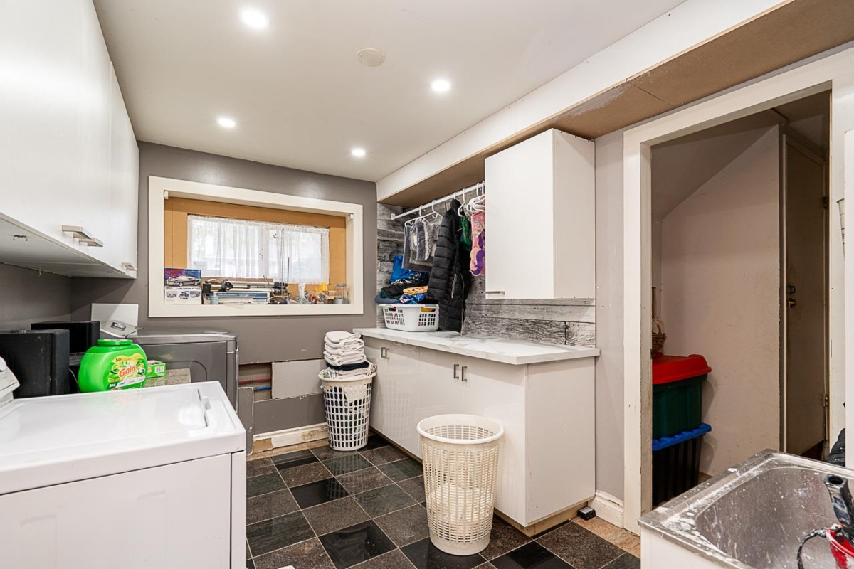 Basement Recreation Room Photo of 10830 85a Avenue, Delta, BC