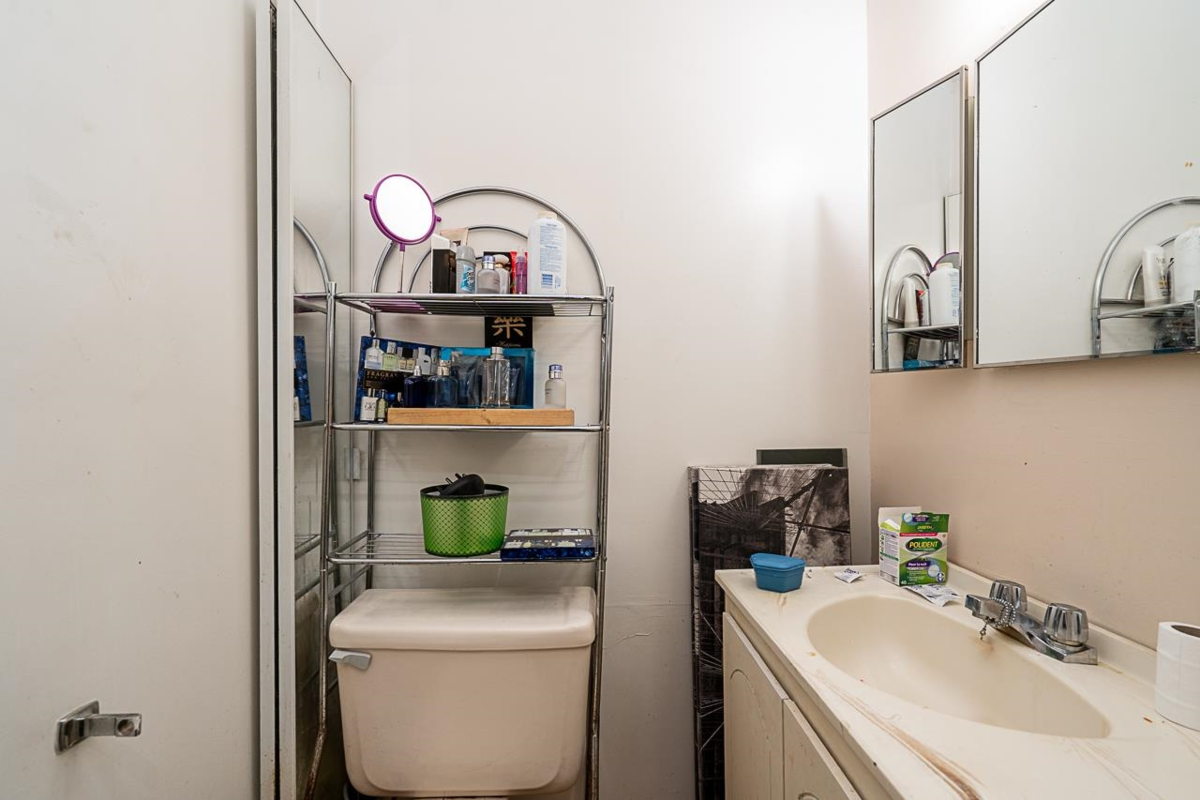 Breakfast Nook Photo of 10830 85a Avenue, Delta, BC