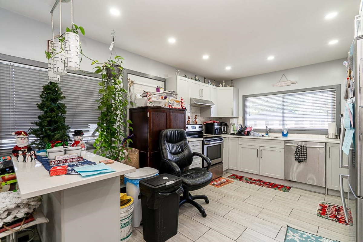 Dining Area Photo of 10830 85a Avenue, Delta, BC