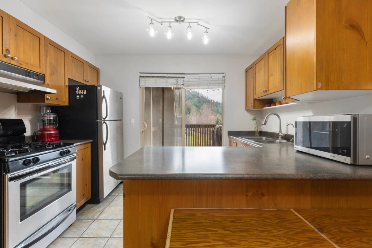 Kitchen Island Photo of 12 1442 Vine Road, Pemberton, BC