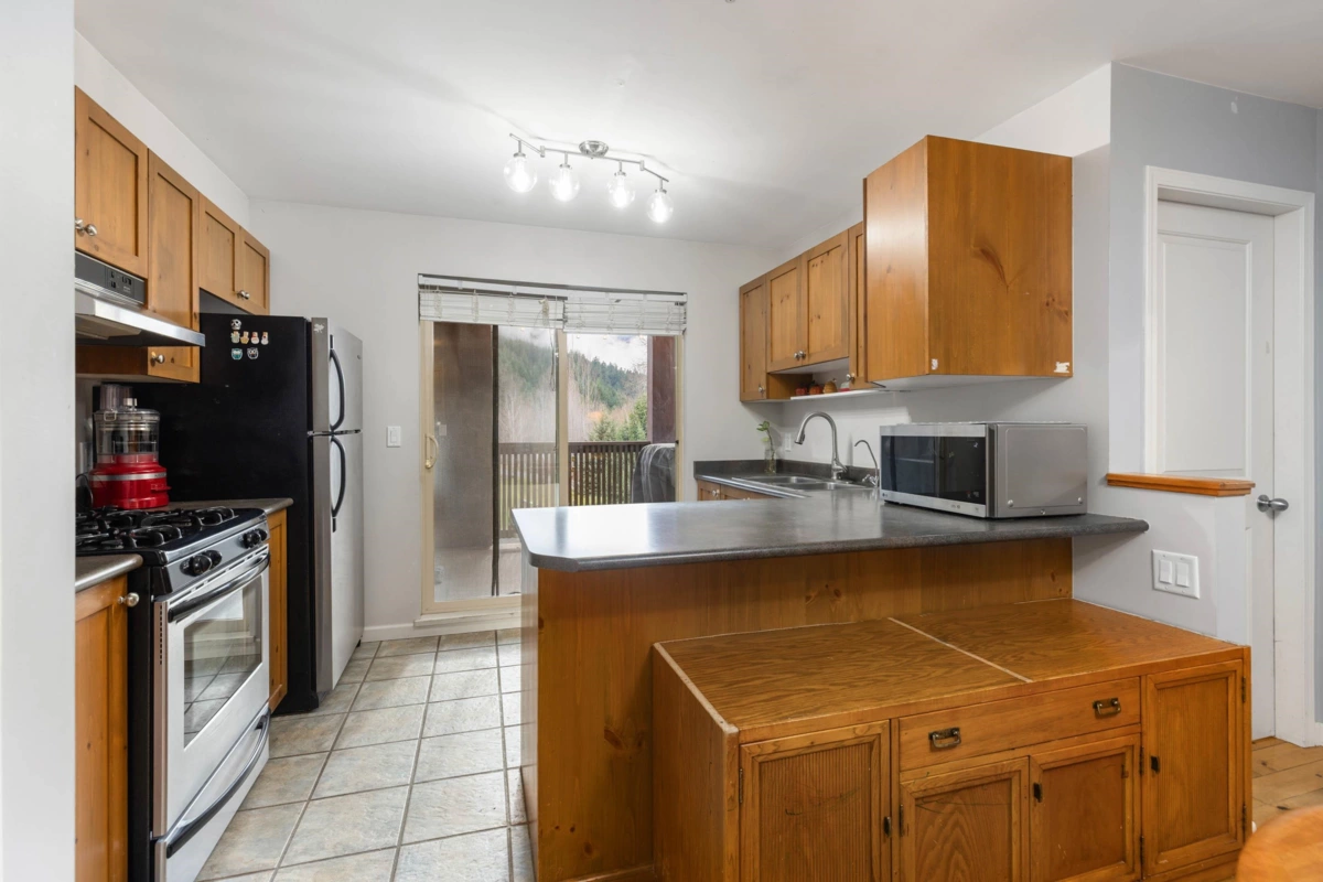 Kitchen Photo of 12 1442 Vine Road, Pemberton, BC