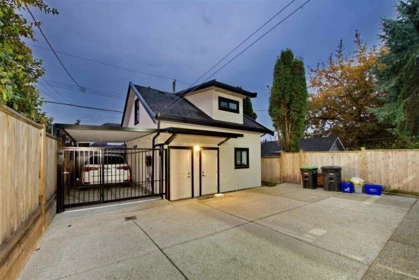 Backyard Photo of 5886 Sherbrooke Street, Vancouver, BC