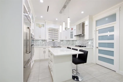 Kitchen Island Photo of 5886 Sherbrooke Street, Vancouver, BC
