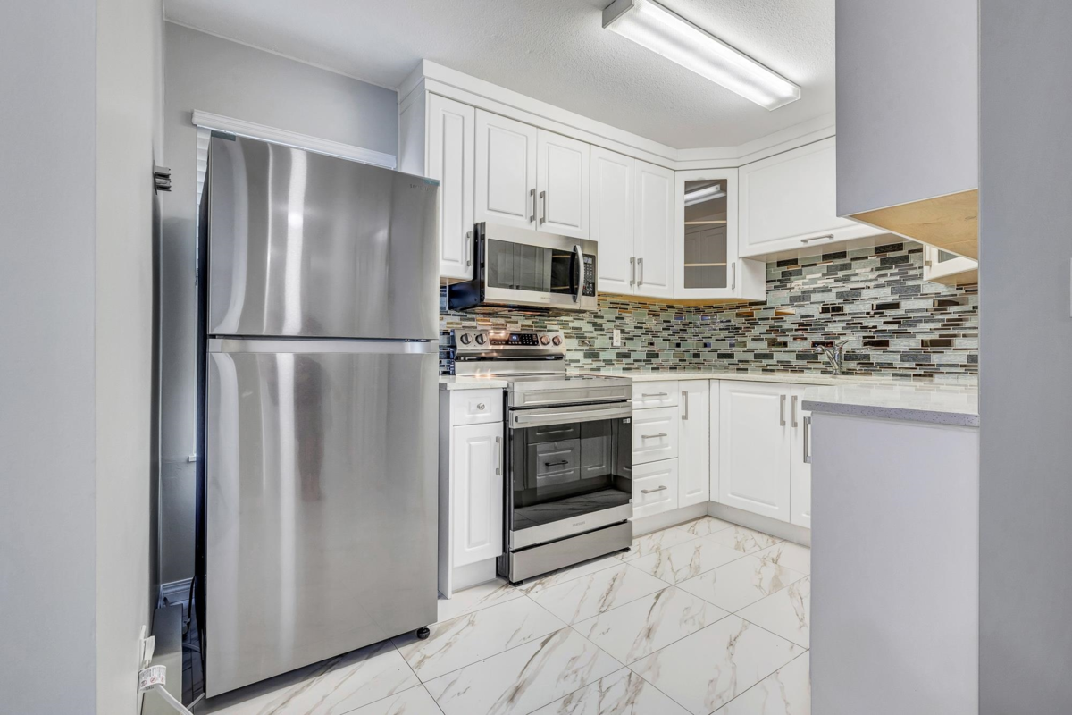 Living Room Photo of 35 3075 Trethewey Street, Abbotsford, BC