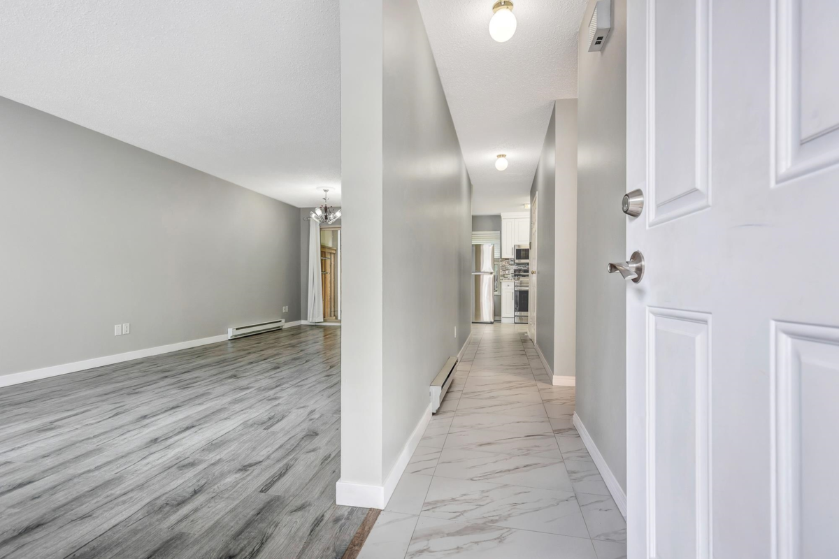 Primary Bathroom Photo of 35 3075 Trethewey Street, Abbotsford, BC