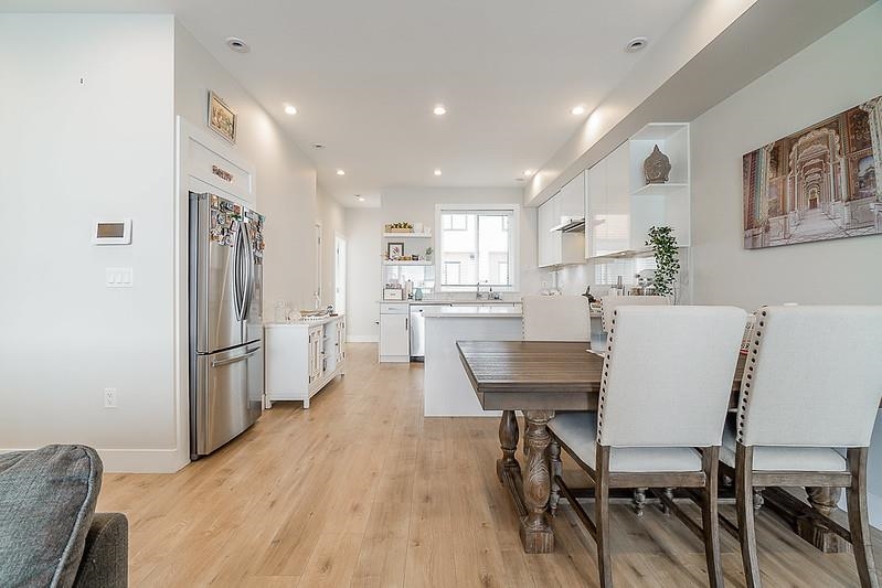 Entry Foyer Photo of 33 16511 Watson Drive, Surrey, BC