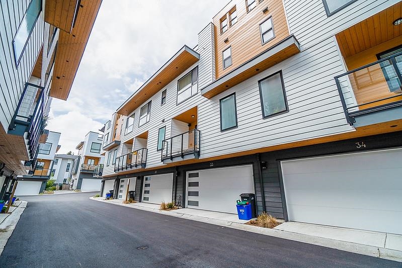 Kitchen Photo of 33 16511 Watson Drive, Surrey, BC