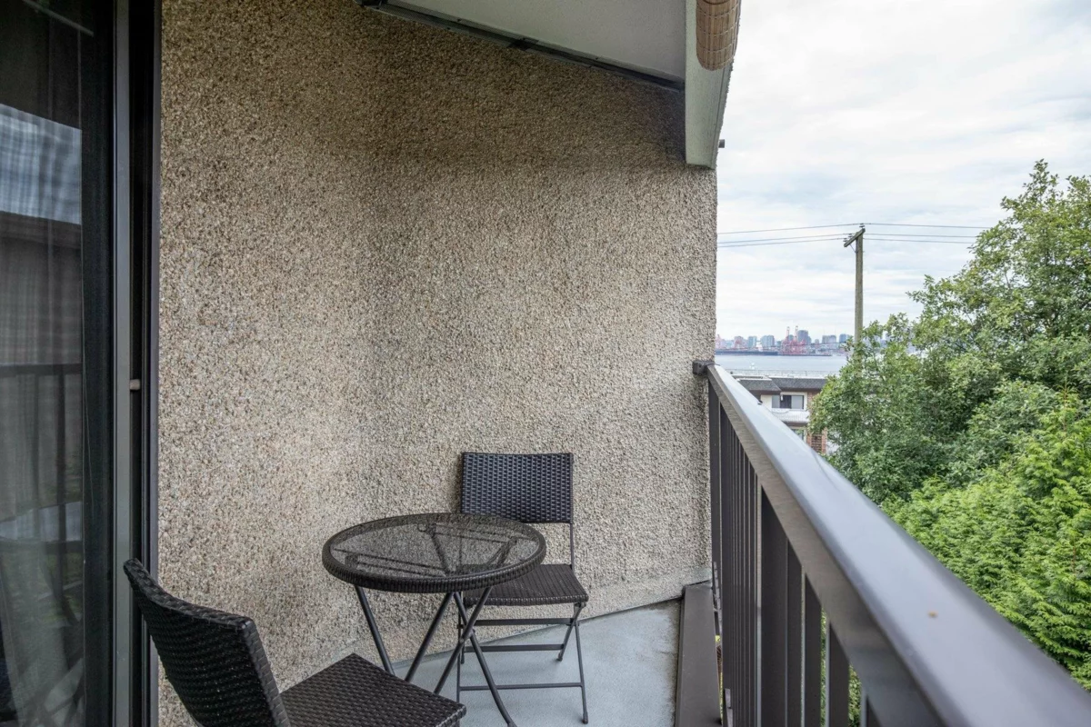 Kitchen Island Photo of 302 330 E 1st Street, North Vancouver, BC