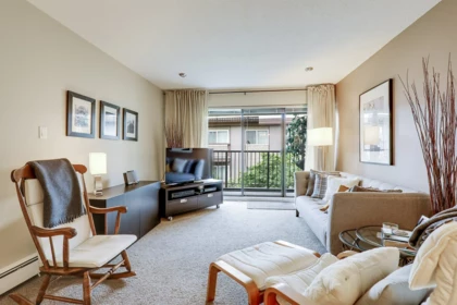 302 330 E 1st Street, North Vancouver, BC, North Vancouver — Apartment/Condo for sale
