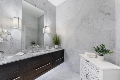 Powder Room Photo of PH 2 1501 Foster Street, White Rock, BC