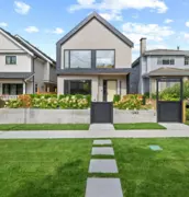 1 1243 E 27th Avenue, Vancouver, BC