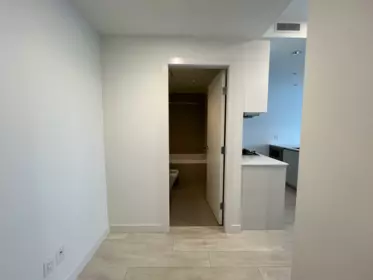 3801 6098 Station Street, Burnaby, BC