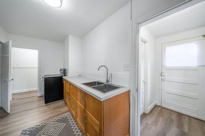 Kitchen Island Photo of 3694 W 16th Avenue, Vancouver, BC