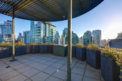 Laundry Room Photo of 702 588 Broughton Street, Vancouver, BC