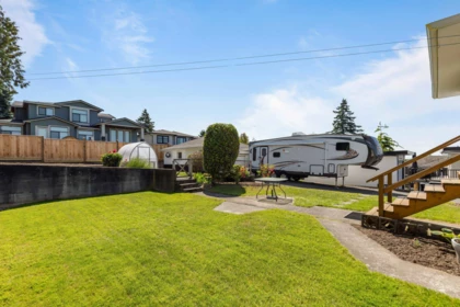 Front Yard Photo of 7988 Sussex Avenue, Burnaby, BC