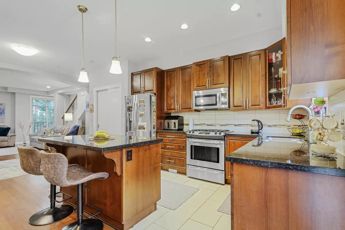 Dining Area Photo of 126 20738 84 Avenue, Langley, BC