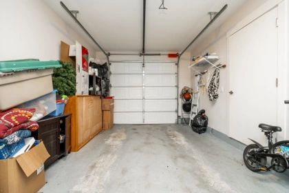 Hallway Photo of 5 19525 73 Avenue, Surrey, BC