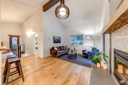 Breakfast Nook Photo of 3273 Arbutus Drive, Whistler, BC