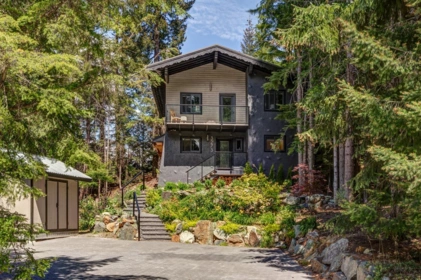 3273 Arbutus Drive, Whistler, BC, Whistler — Single Family Residence for sale