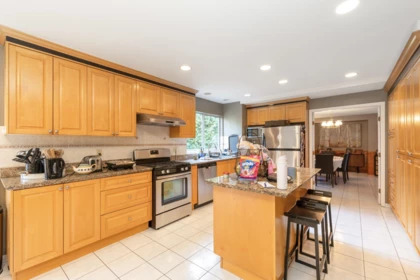 Breakfast Nook Photo of 2210 Dawes Hill Road, Coquitlam, BC