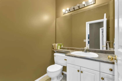 Guest Bathroom Photo of 16977 83a Avenue, Surrey, BC