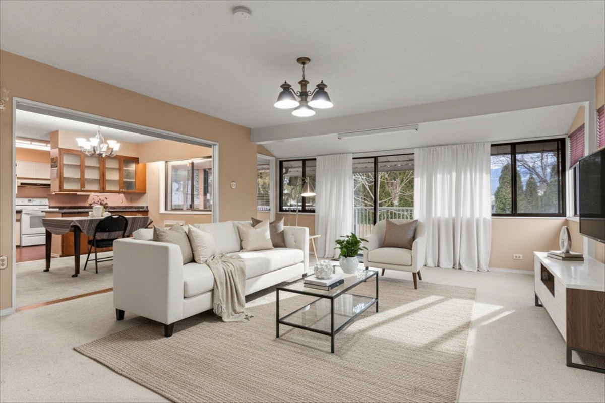 Dining Area Photo of 46323 Magnolia Avenue, Chilliwack, BC