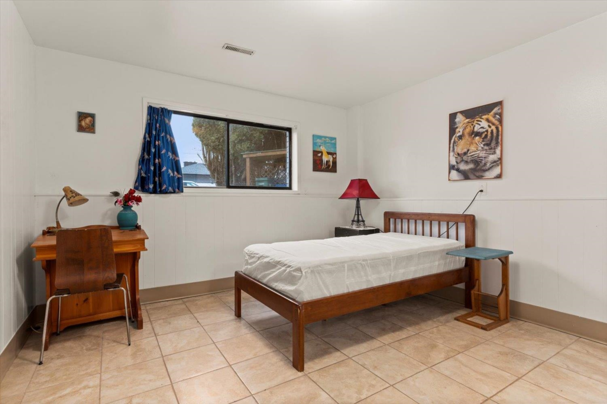 Front Yard Photo of 46323 Magnolia Avenue, Chilliwack, BC