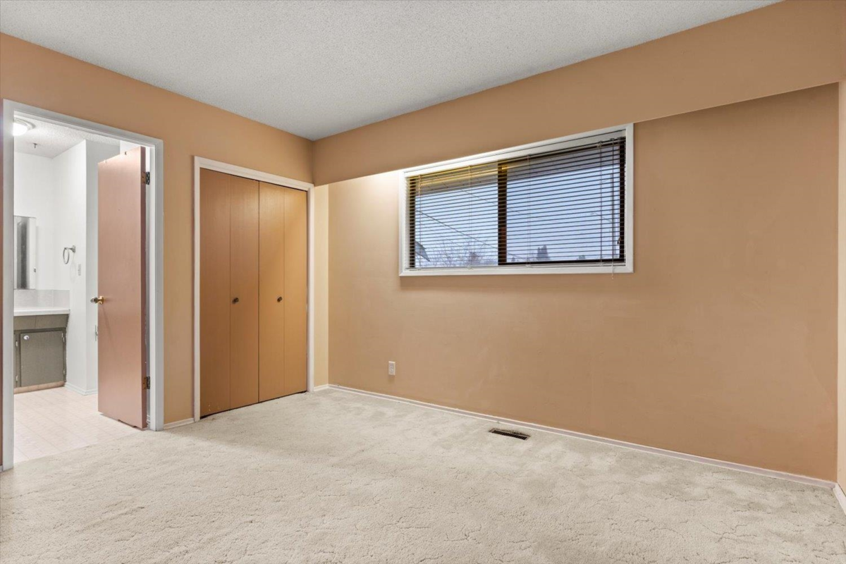 Hallway Photo of 46323 Magnolia Avenue, Chilliwack, BC