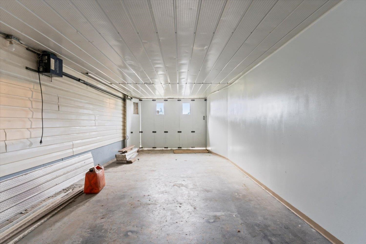 Hot Tub / Spa Photo of 46323 Magnolia Avenue, Chilliwack, BC