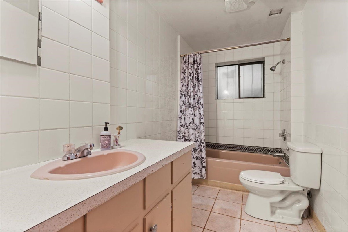 Outdoor Deck Photo of 46323 Magnolia Avenue, Chilliwack, BC