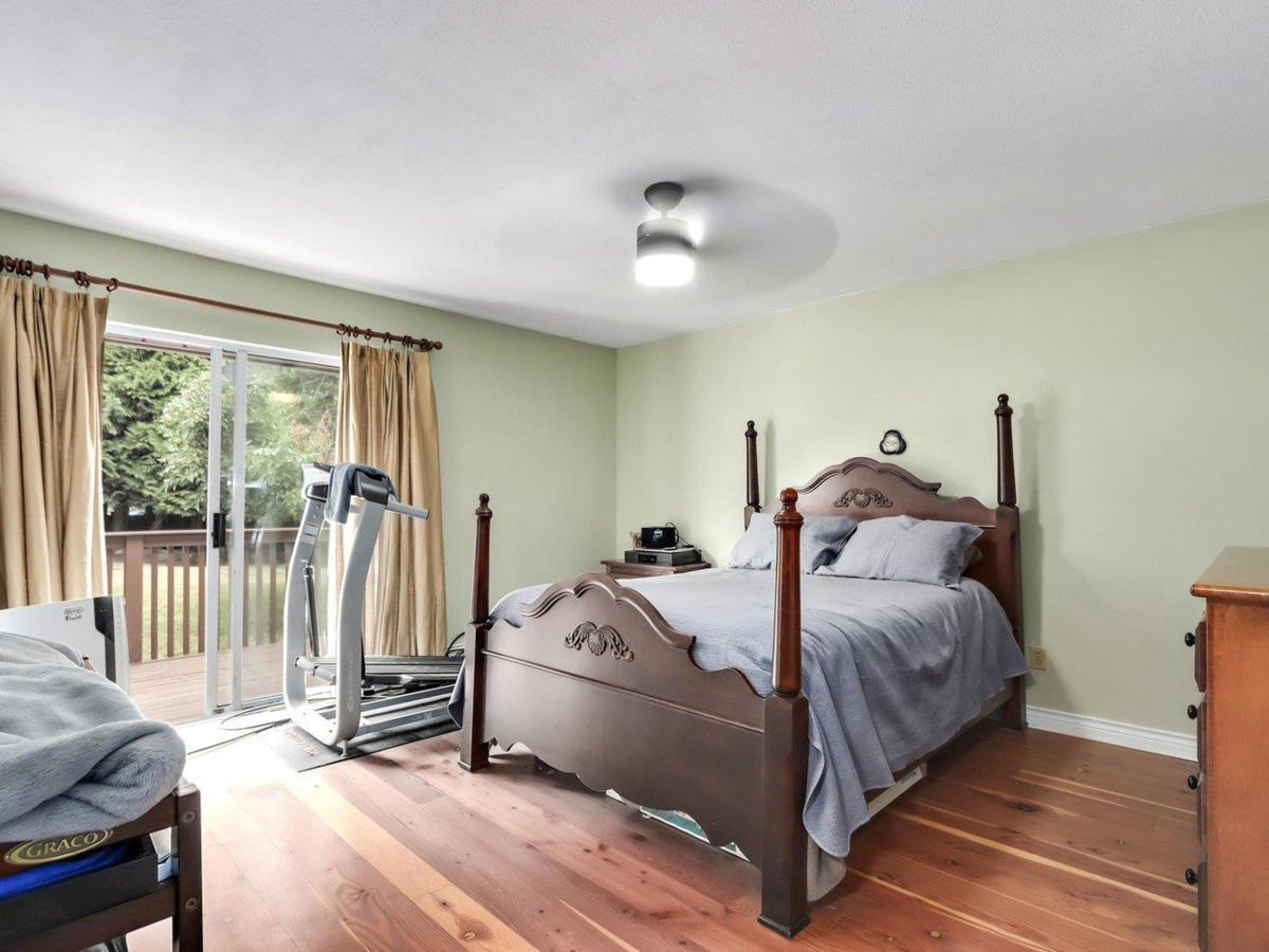 Basement Recreation Room Photo of 7361 149a Street, Surrey, BC