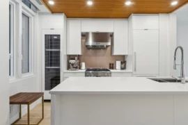 202 6691 Nelson Avenue, West Vancouver, BC